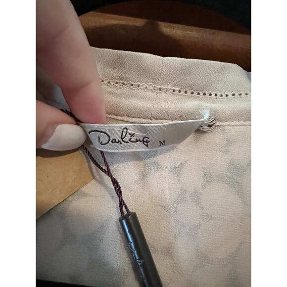 NWT Darling Women's Stephanie Chiffon Crochet Button Down Blouse Blush Size M - Picture 7 of 11